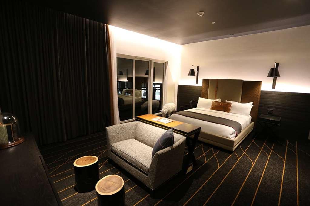 The George, By Valencia Hotel Collection Колидж Стейшън Стая снимка